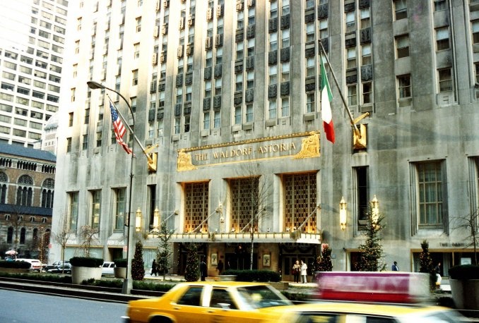 Κλειστό για 2 χρόνια λόγω ανακαίνισης το ιστορικό Waldorf Astoria (φωτό)